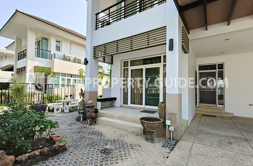 House with Shared Pool in Nichada Thani 